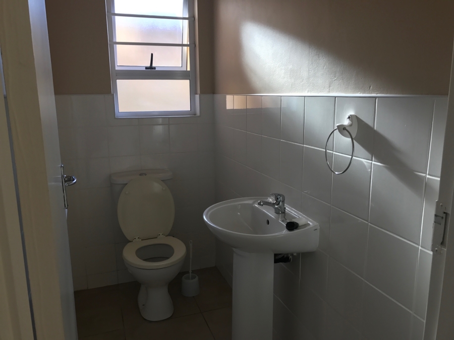 To Let 3 Bedroom Property for Rent in Beacon Bay Eastern Cape